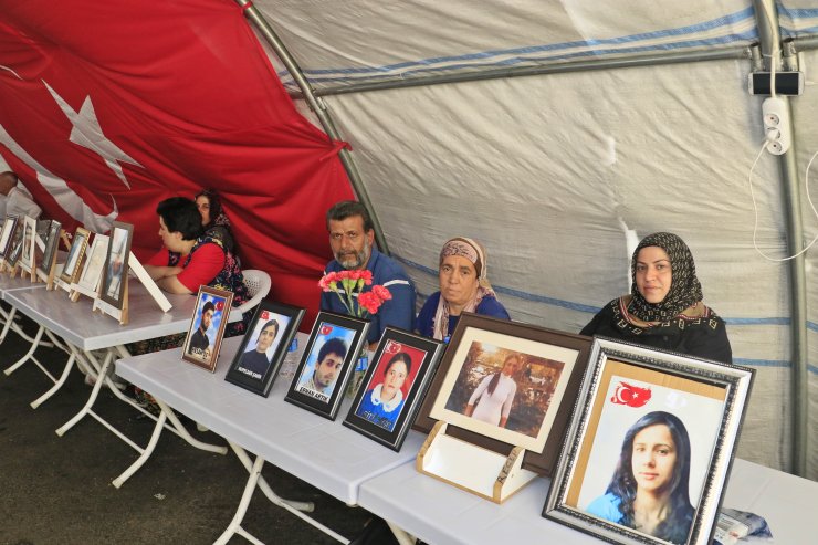 Evlat nöbetindeki babadan oğluna: Gelirsen hasretlik bitecek