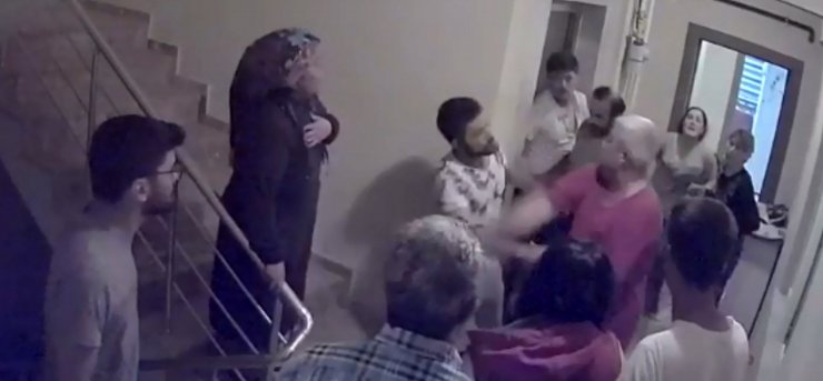 Kayınpeder- damat kavgasını ayırmaya çalışırken darbedildiler