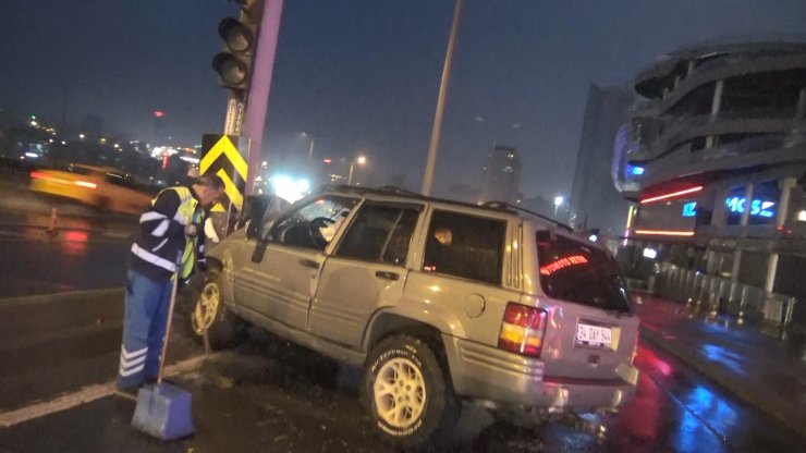 Kontrolden çıkan cipin sürücüsü yaralandı