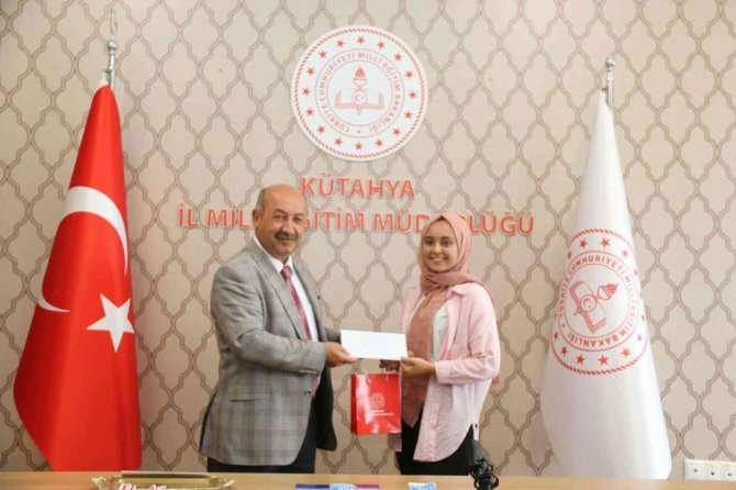 Kütahya’da yarışmada dereceye giren öğrenciler ödüllendirildi