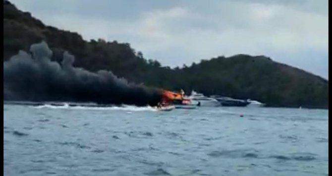 Lüks teknedeki yangın söndürüldü