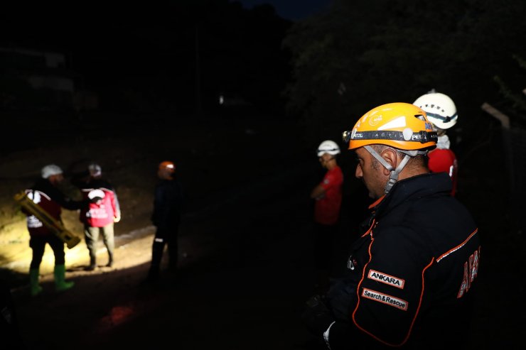 Ankara'da şiddetli yağmurda vefat etti