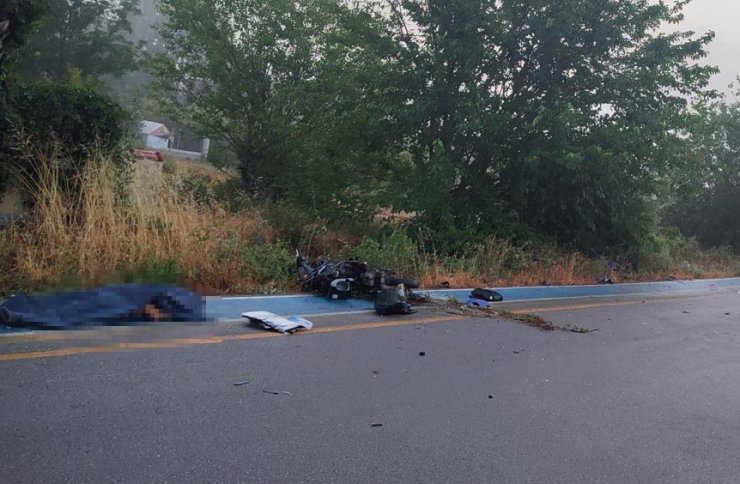 Otomobilin çarptığı motosikletteki 2 kişi öldü
