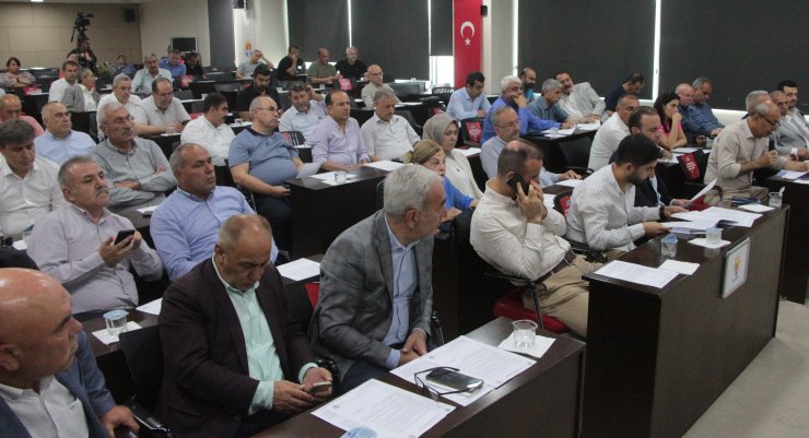 Darbedilen dergi sahibi ve babasından meclis üyesine suç duyurusu