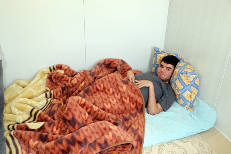 Depremde evlerinde çatlaklar oluşanlar o anları anlattı