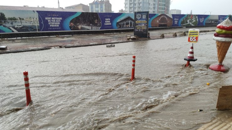 Elazığ'da sağanak etkili oldu