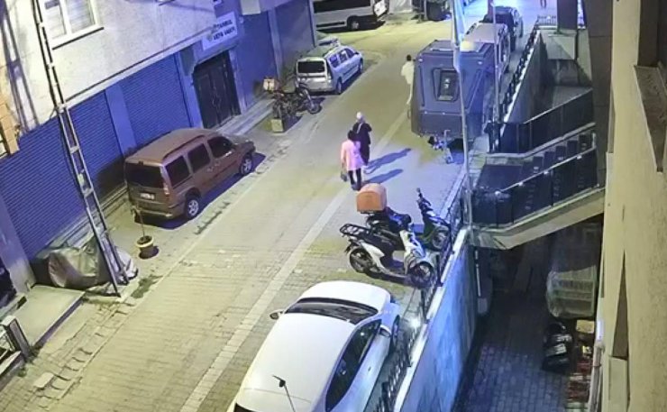 Evi terk eden kızlarını otele yerleştireni döven baba ile oğlu gözaltına alındı