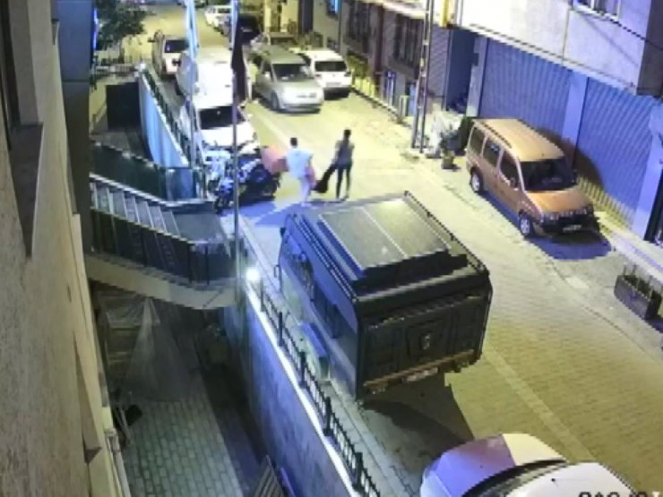 Evi terk eden kızlarını otele yerleştireni döven baba ile oğlu gözaltına alındı