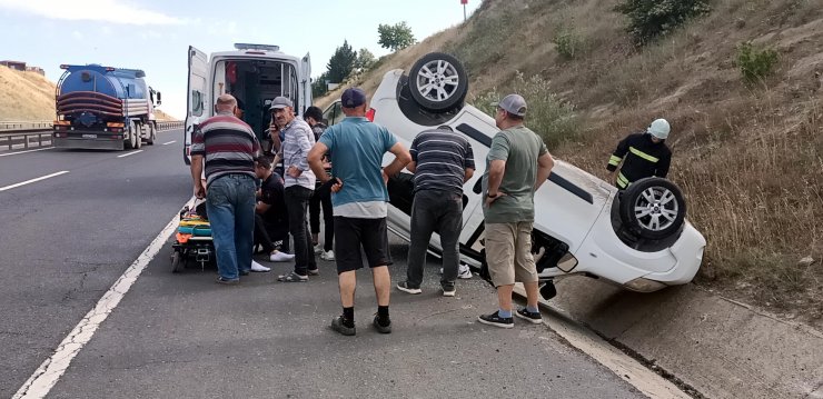 İki araç çarpıştıktan sonra takla attı: 5 yaralı