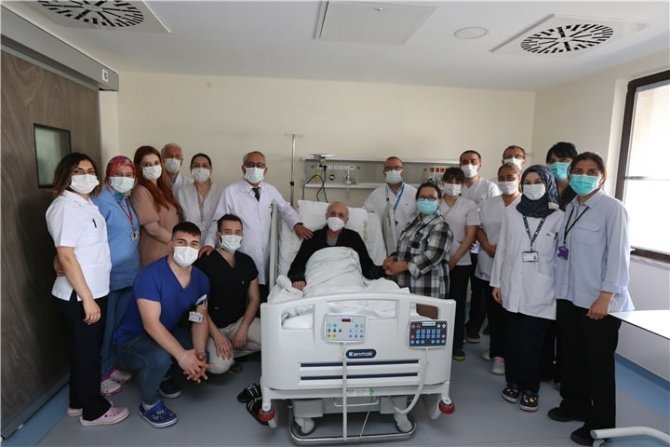 İlk kez bir hastaya “kemik iliği nakli” yapıldı