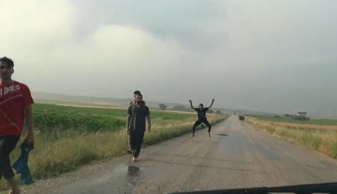 İtilen kaçak göçmenler vatandaş telefonuna yansıdı