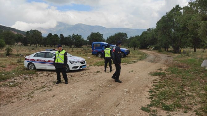 Kayıp 2 genç su kuyusunda aranıyor