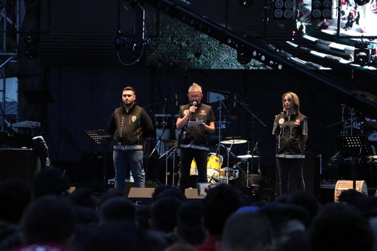 Kiraz Festivali'nde uyuşturucunun zararlarına dikkat çekildi