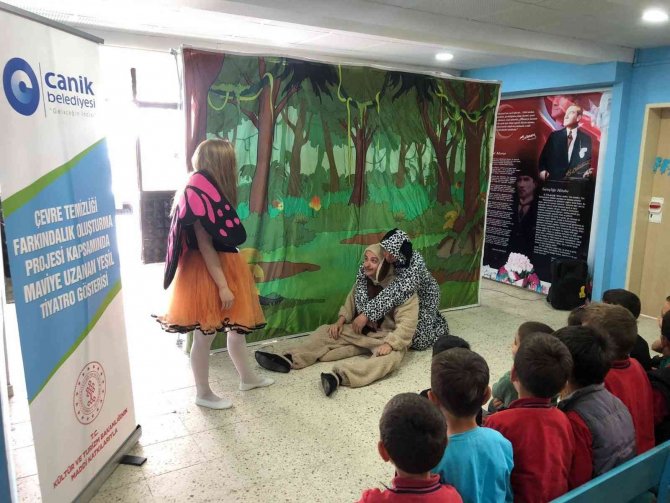 Kırsal mahalle okulları tiyatroyla buluştu
