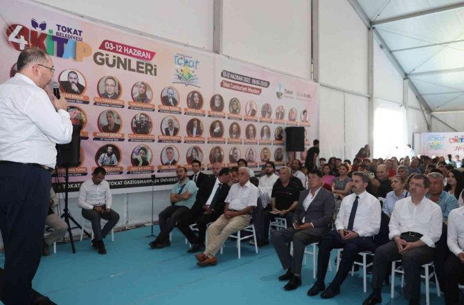 Kitap fuarı yazarlarla okuyucuları buluşturdu