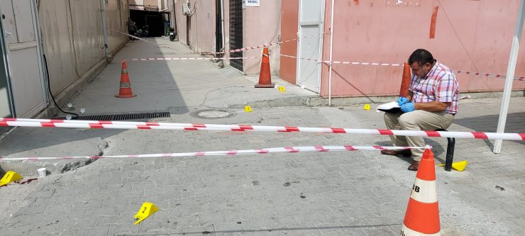 Mersin'de hastane bahçesinde silahlı kavga: 2 yaralı