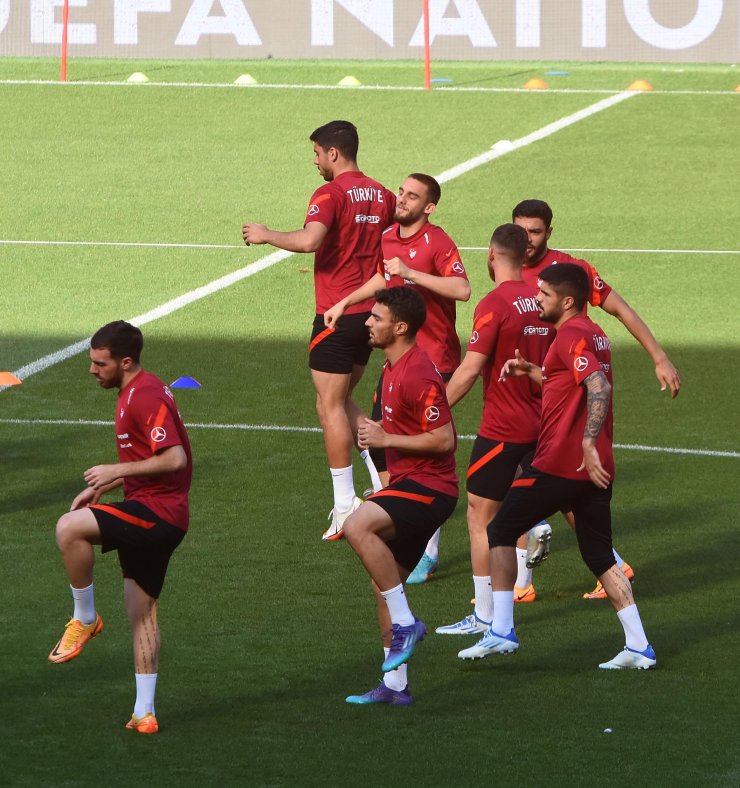 Milliler taktik çalıştı