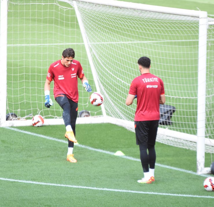 Milliler taktik çalıştı