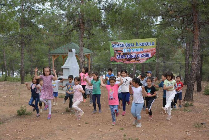 Minik öğrenciler eğitim öğretim yılına piknikle veda etti