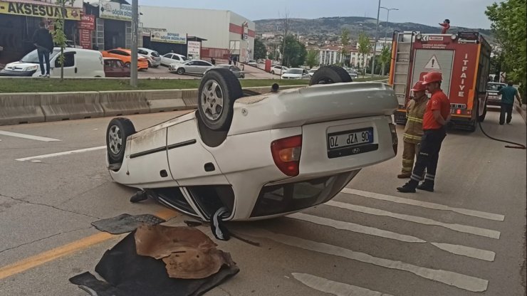 Otomobil takla attı: 2 yaralı