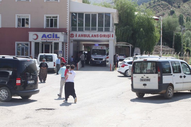 Patpat devrildi; sürücünün 3 yaşındaki kızı öldü, 6 yaralı