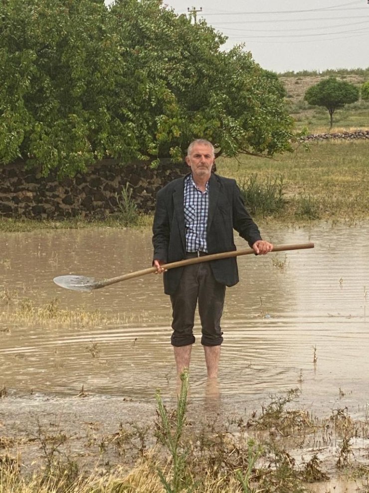 Aksaray’da dereler taştı, 15 evi su bastı