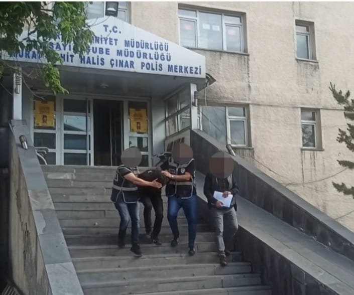 Duvarı delerek 1 milyon TL'lik 'altın' çalan 2 şüpheliden 1'i yakalandı