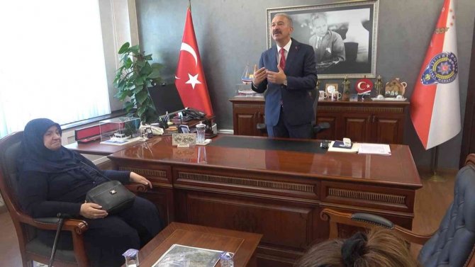 Kendilerini polis olarak tanıtan 2 telefon dolandırıcısı tutuklandı