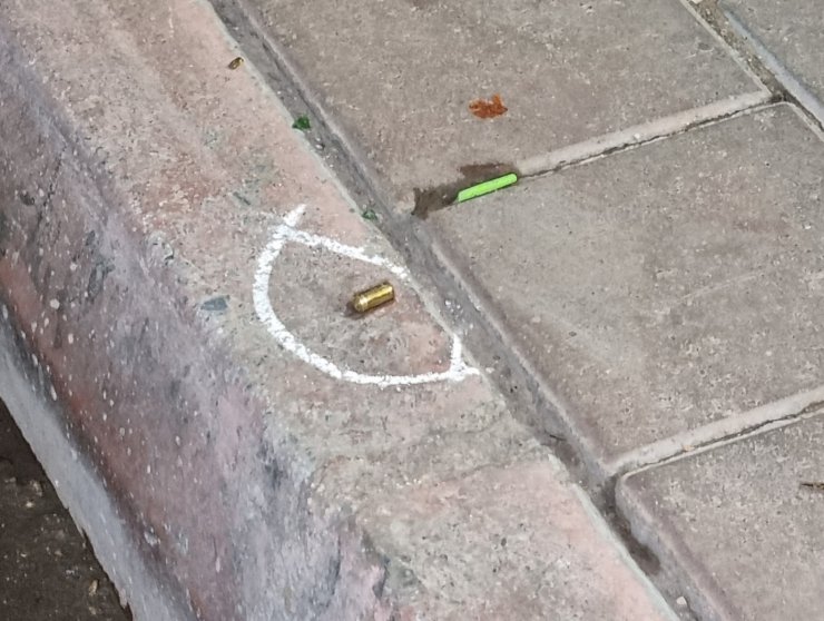 Kuyumcu silahla vurularak, altınları gasbedildi