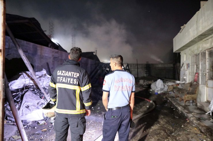 Orman ürünleri işleyen fabrikada yangın