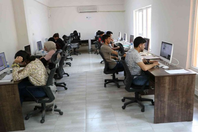 Sınavlara hazırlanan öğrencilere özel eğitim