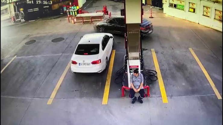 Trafikte makas atıp akaryakıt istasyonunda drift yaptılar