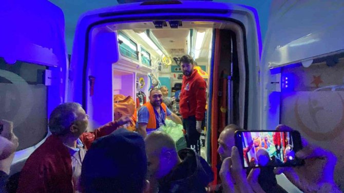 Tüneli sel bastı; mahsur kalan 3 işçi kurtarıldı