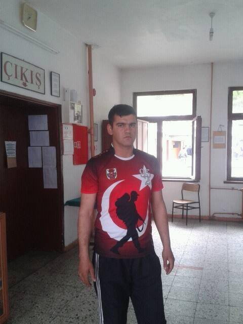 Yangın çıkan evin kapısını açmak isterken ölmüş