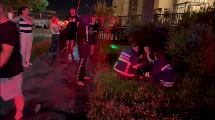 Yangın çıkan evin kapısını açmak isterken ölmüş