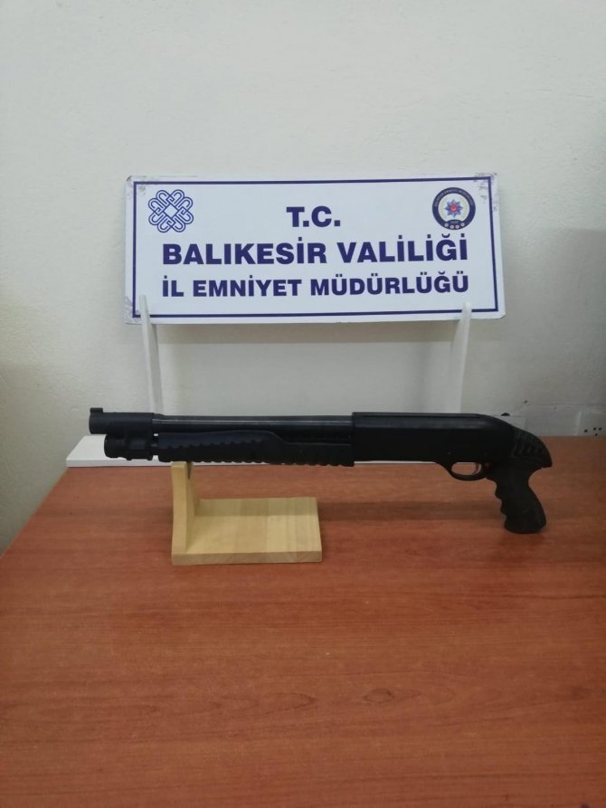 Balıkesir’de polis, aranan 185 şahsı gözaltına aldı