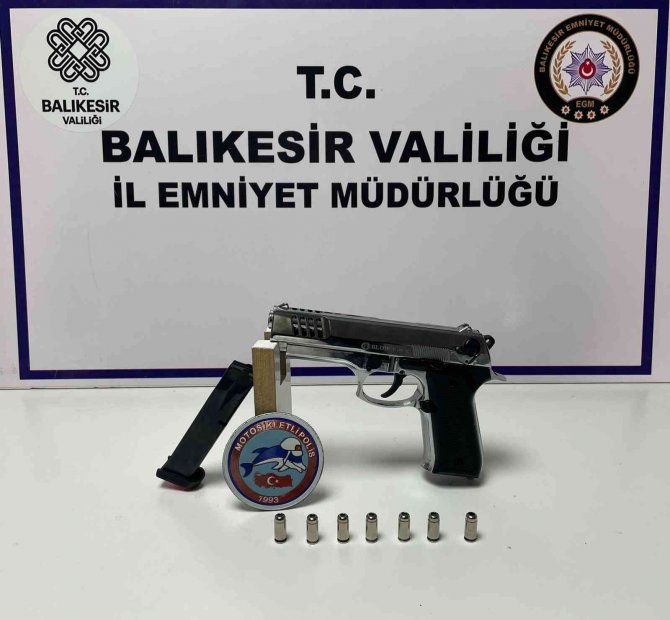 Balıkesir’de polis, aranan 185 şahsı gözaltına aldı