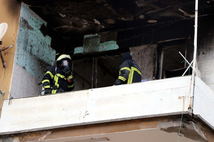 Ev sahibiyle tartışan 2 kardeş, oturdukları daireyi yaktı