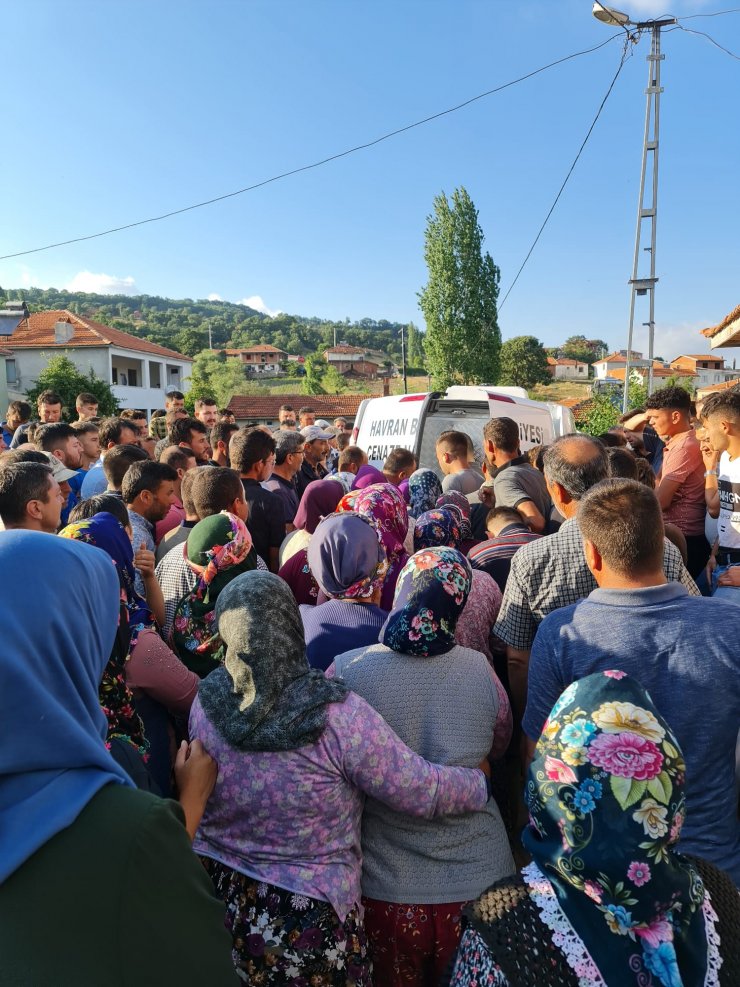 Evde çıkan yangında lise öğrencisi yaşamını yitirdi