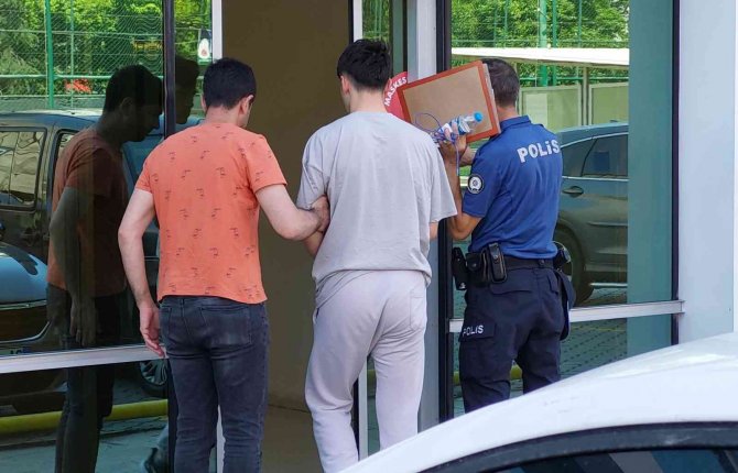 Girdiği evdeki kombiyi çalan genç tutuklandı