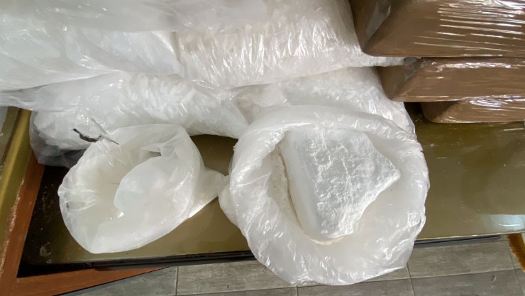 Kilolarca uyuşturucu ele geçirilen operasyon kamerada