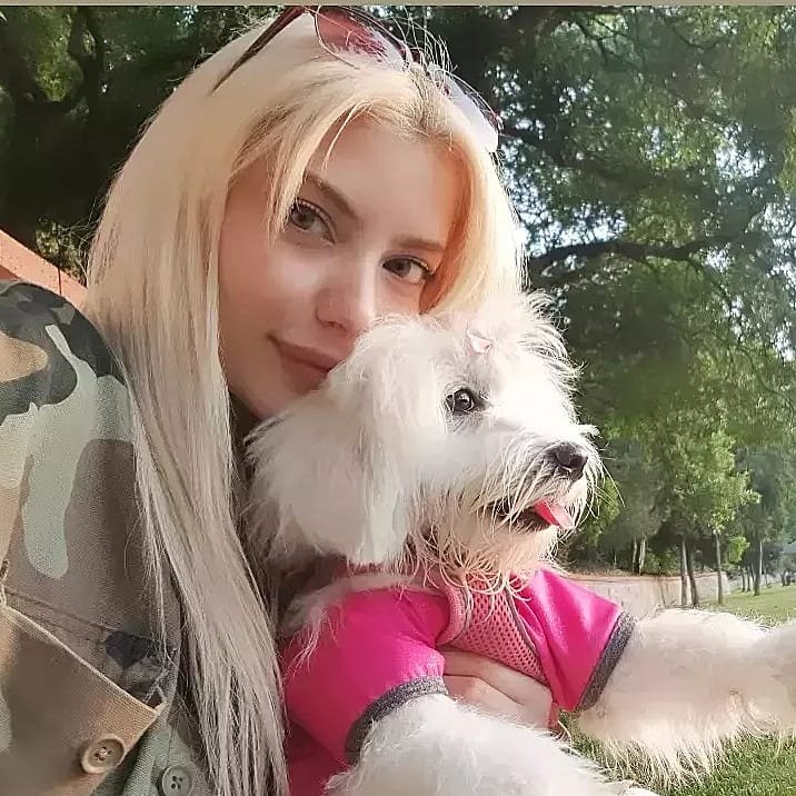 Köpeği çalarken sahibine yakalandı