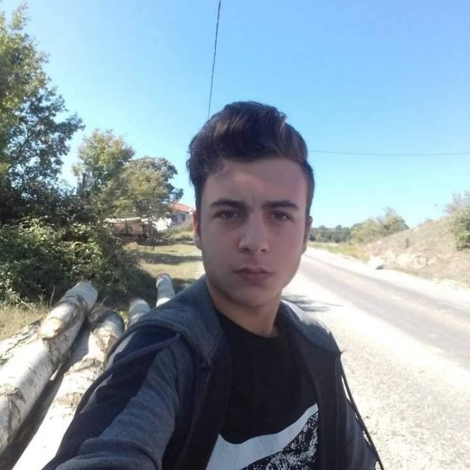 Lise öğrencisi yangında hayatını kaybetti