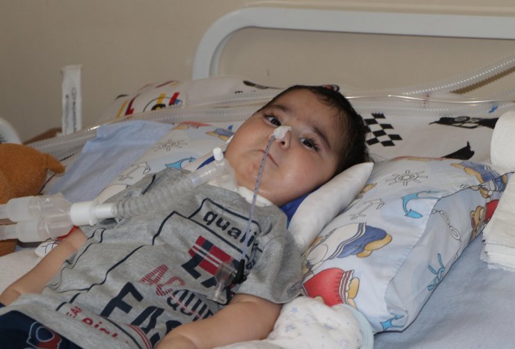 SMA, ikiz bebeklerden Metin'i seçti