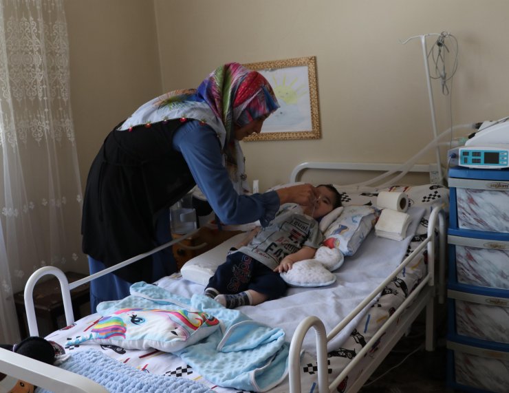 SMA, ikiz bebeklerden Metin'i seçti