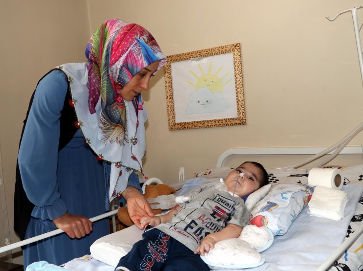 SMA, ikiz bebeklerden Metin'i seçti