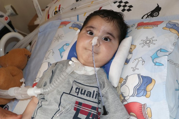 SMA, ikiz bebeklerden Metin'i seçti