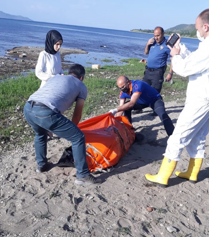 Van Gölü’nde bulunan cesedin kimliği belli oldu