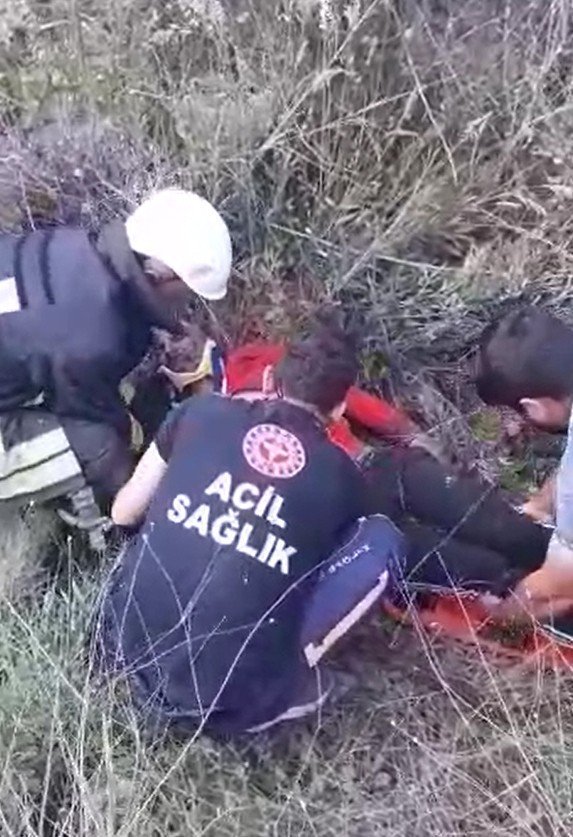 Yalova’da takla atan otomobilde 3 kişi yaralı