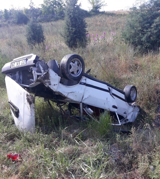 Yalova’da takla atan otomobilde 3 kişi yaralı